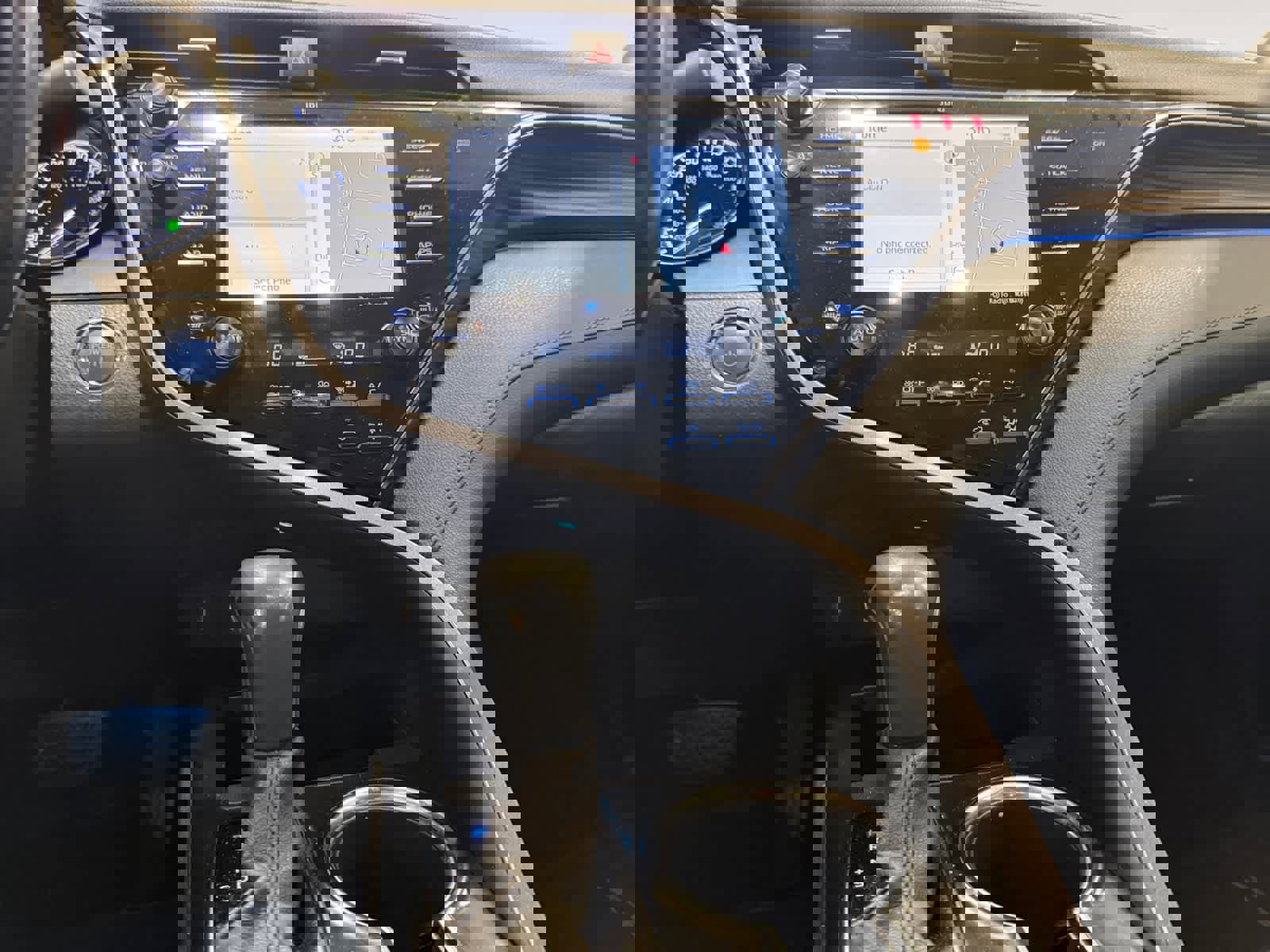 Used 2020 Toyota Camry XLE w/ Sunroof Package image 12