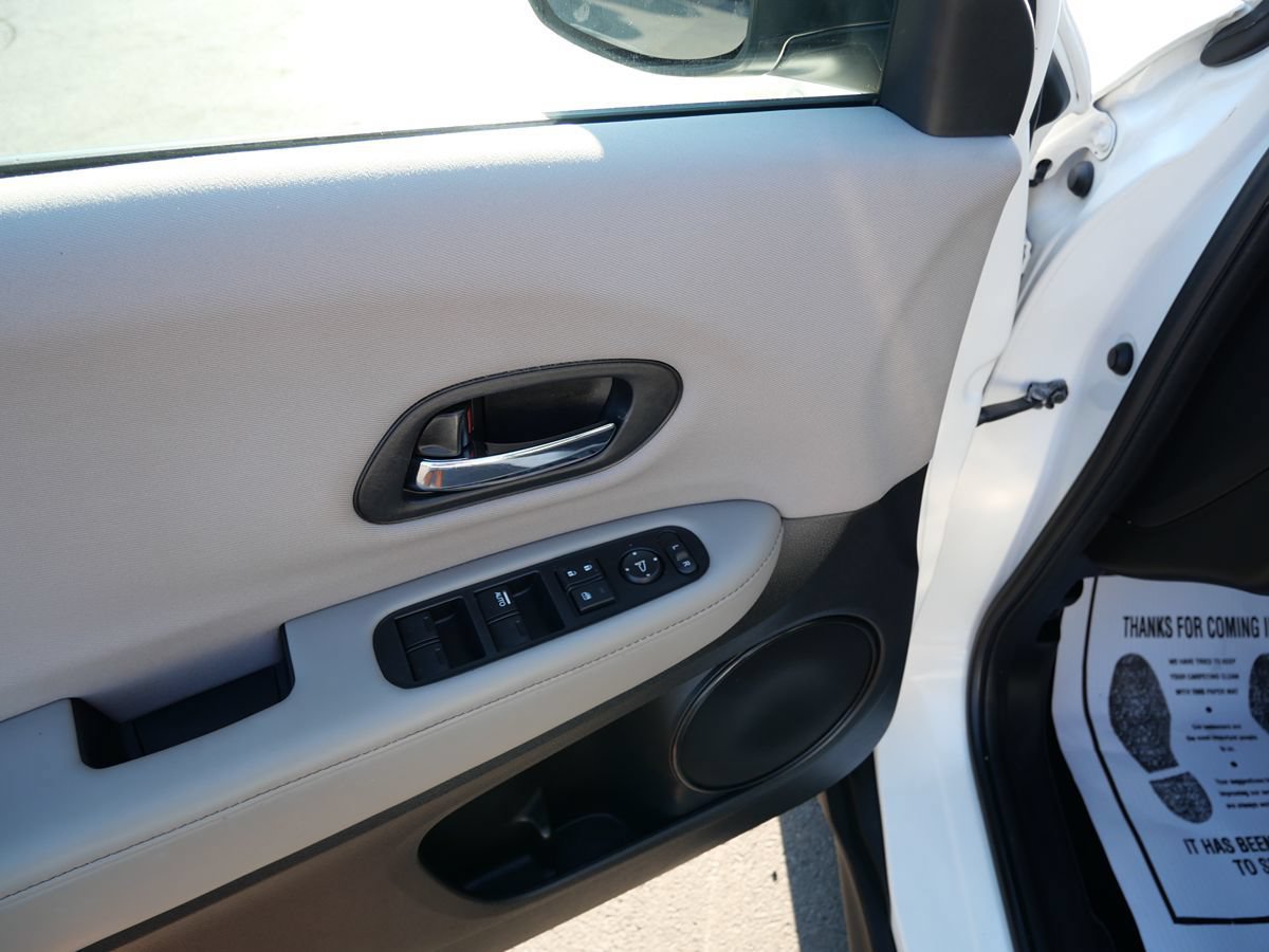 Used 2016 Honda HR-V LX image 15