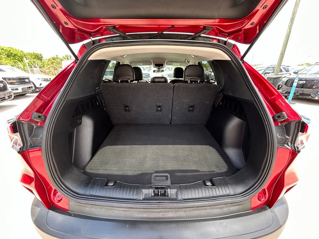 Used 2021 Ford Escape SE w/ SE Sport Appearance Package FWD image 30