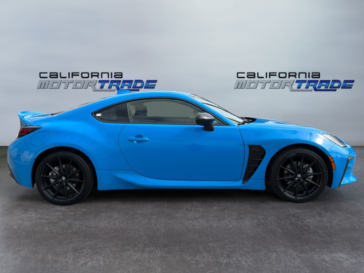 Used 2023 Toyota GR86 Premium RWD image 4