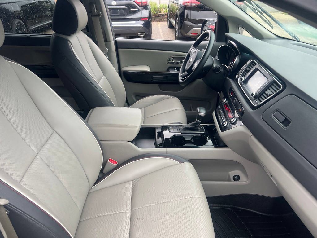 Used 2017 Kia Sedona EX FWD image 18