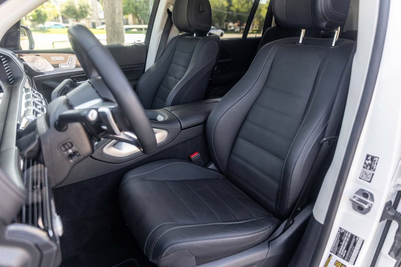 Used 2024 Mercedes-Benz GLS 580 4MATIC image 15