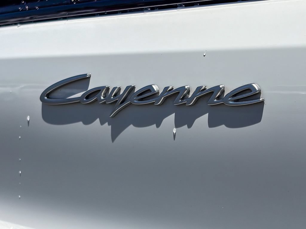 Used 2024 Porsche Cayenne AWD/4WD image 10