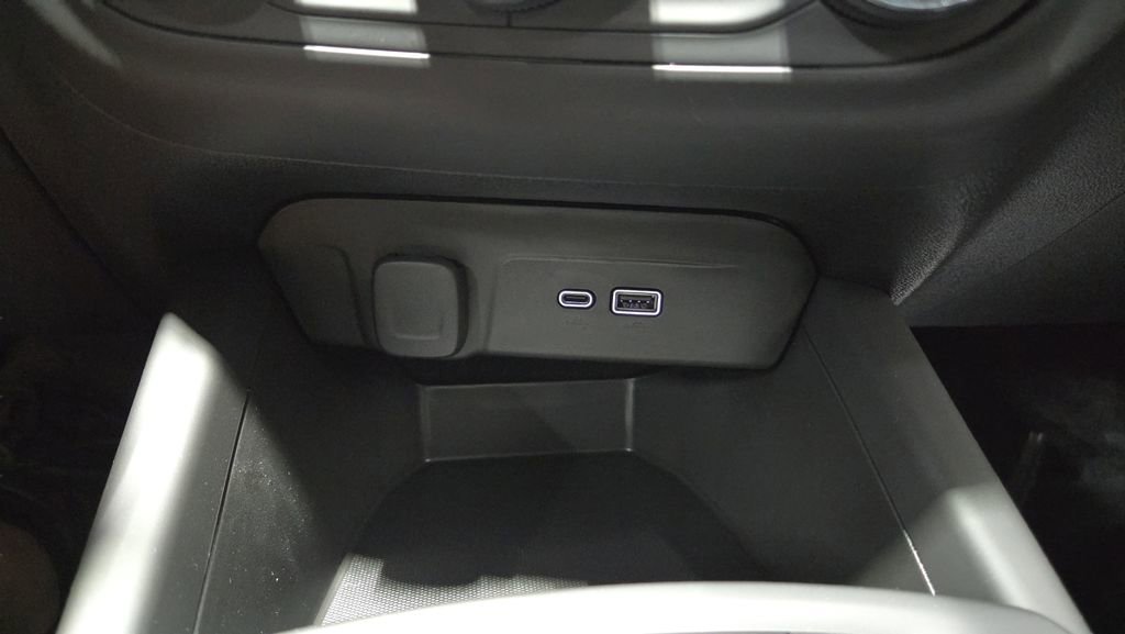 New 2026 Chevrolet Trax LS w/ LS Convenience Package FWD image 15