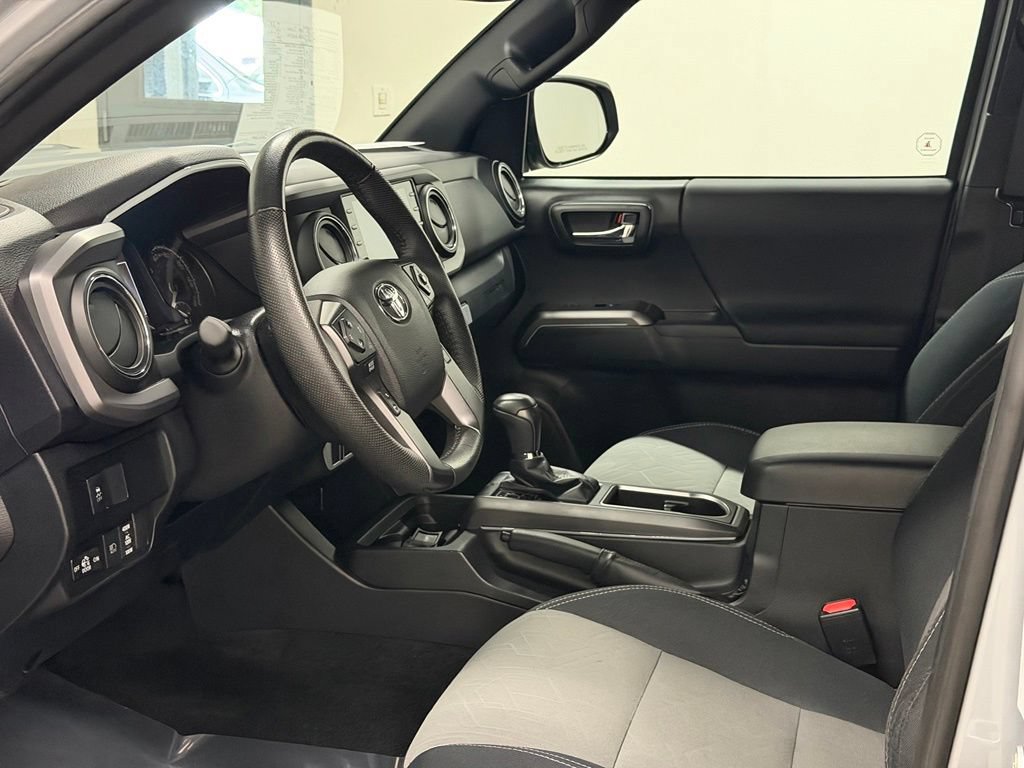Used 2021 Toyota Tacoma TRD Sport AWD/4WD image 18