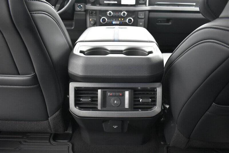 Used 2025 Ford F450 Platinum w/ FX4 Off-Road Package image 26