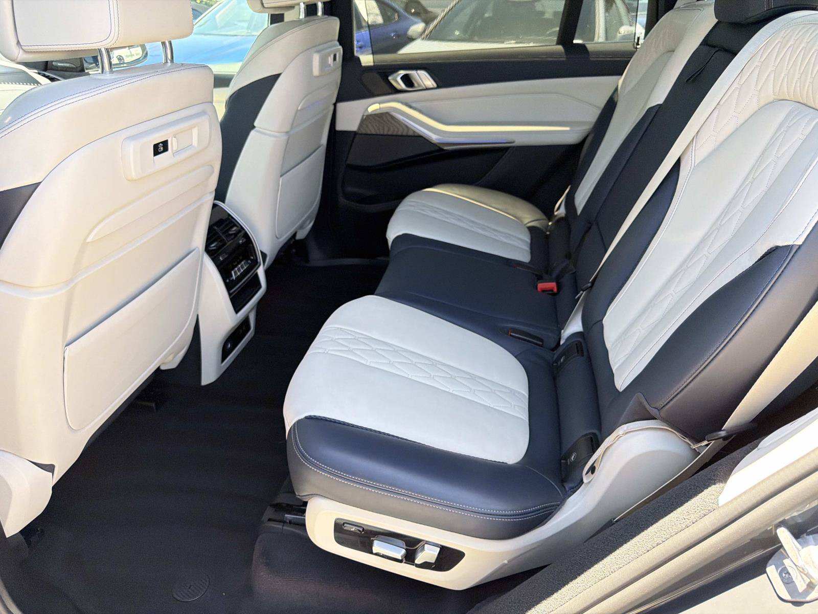 Used 2021 BMW X7 M50i AWD/4WD image 10