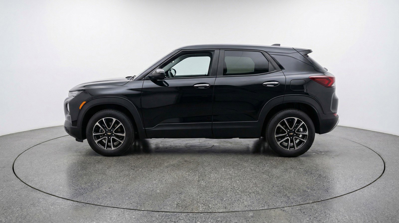 Used 2025 Chevrolet TrailBlazer LT AWD/4WD image 5