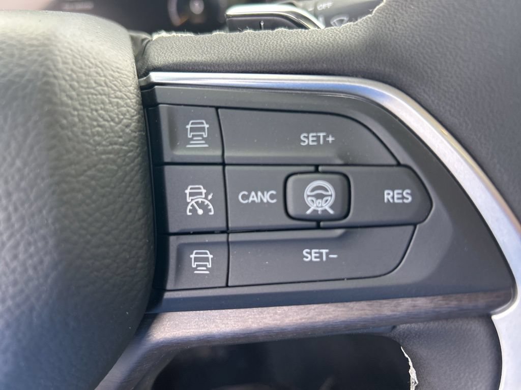 New 2026 Jeep Grand Cherokee Altitude AWD/4WD image 47