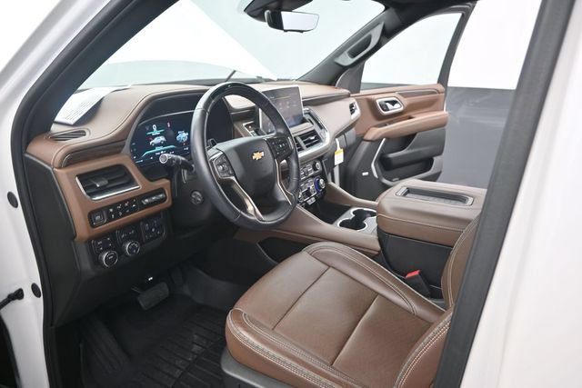 Used 2023 Chevrolet Tahoe High Country w/ Advanced Technology Package AWD/4WD image 6
