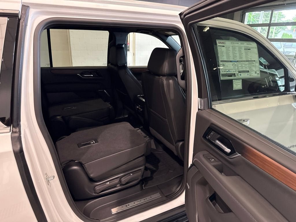 New 2026 GMC Yukon XL Denali w/ LPO, Floor Liner Package AWD/4WD image 15