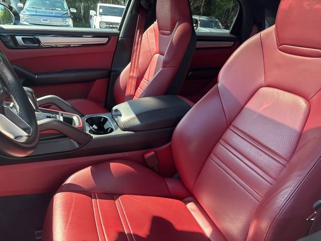 Used 2022 Porsche Cayenne S image 6
