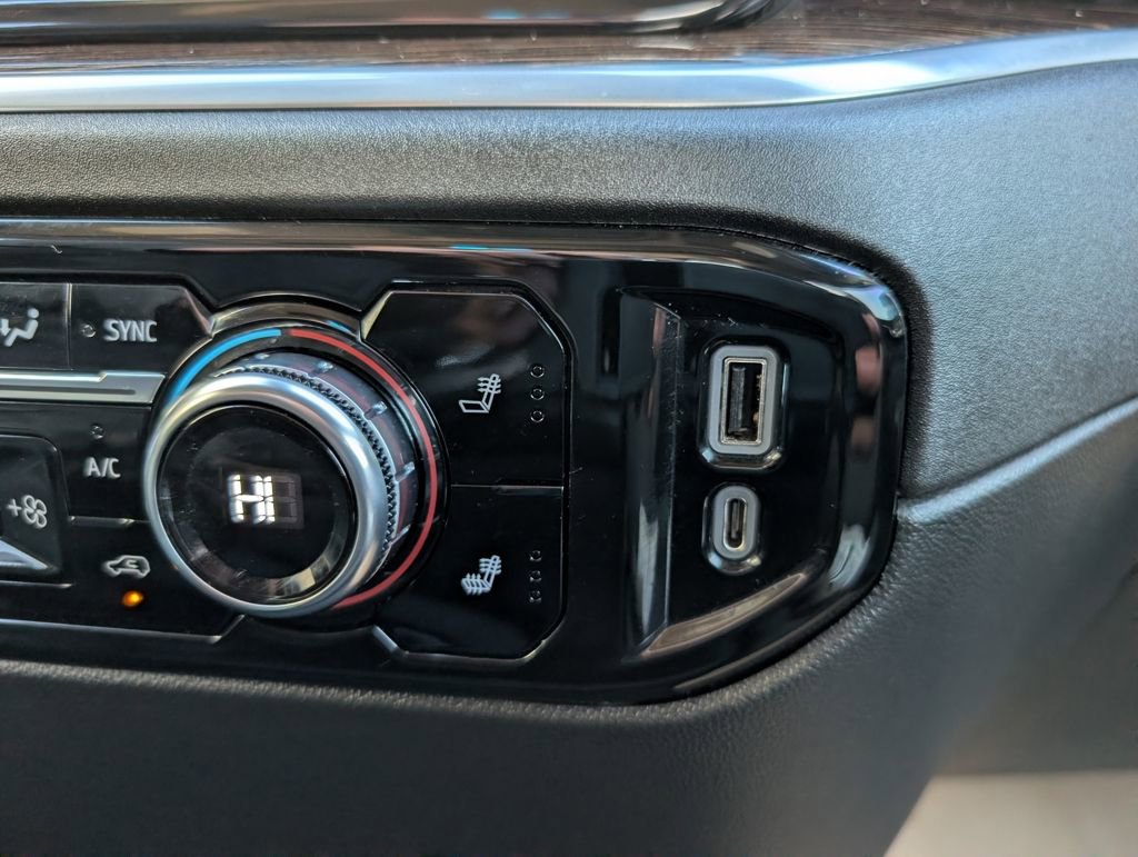 Used 2023 GMC Sierra 1500 Elevation image 32