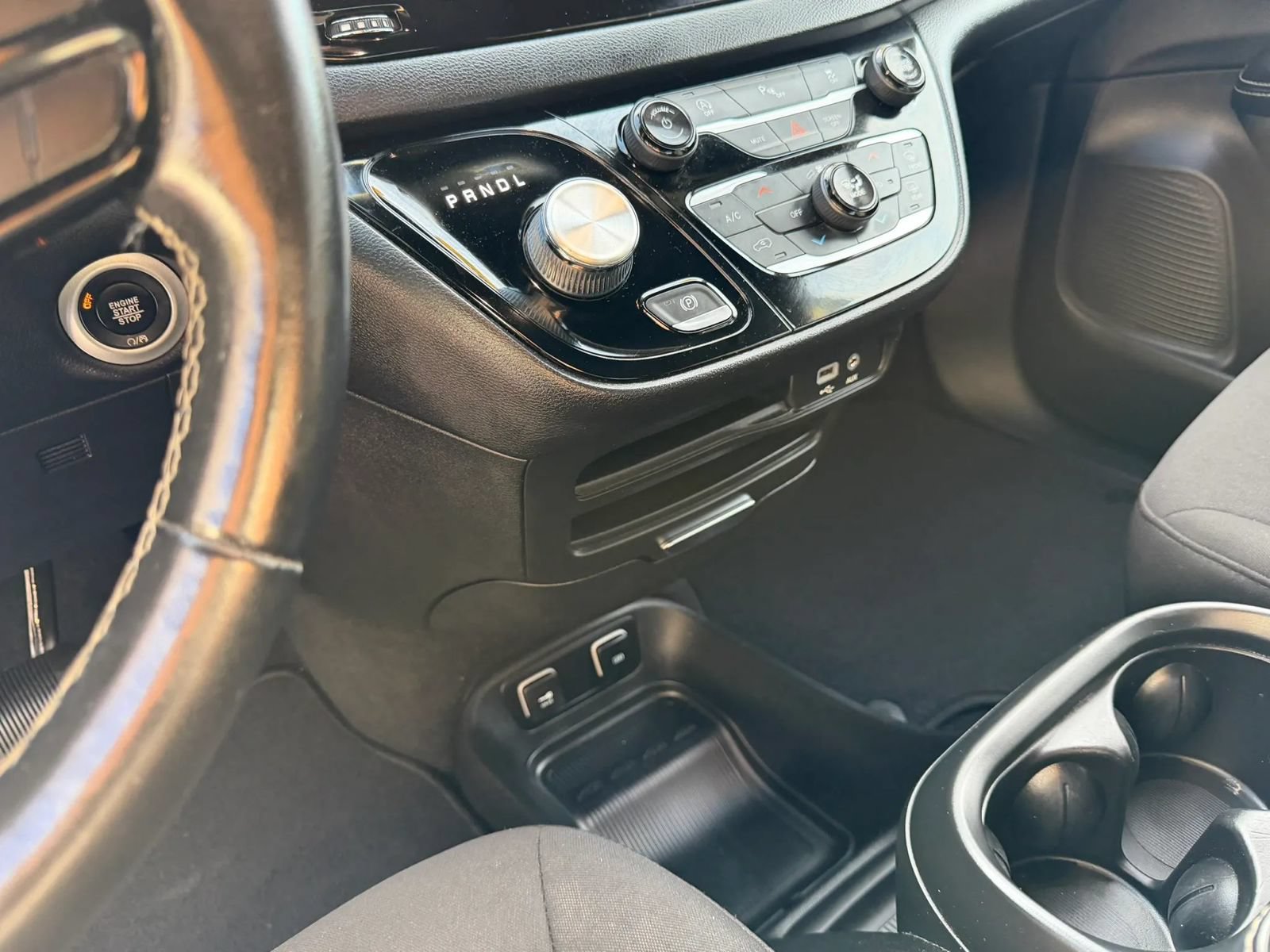 Used 2020 Chrysler Pacifica Touring w/ S Appearance Package FWD image 46