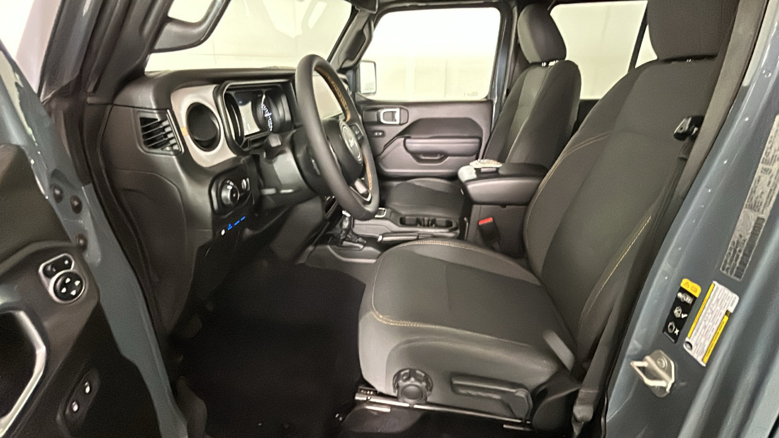 Used 2024 Jeep Wrangler Unlimited w/ Convenience Group AWD/4WD image 13
