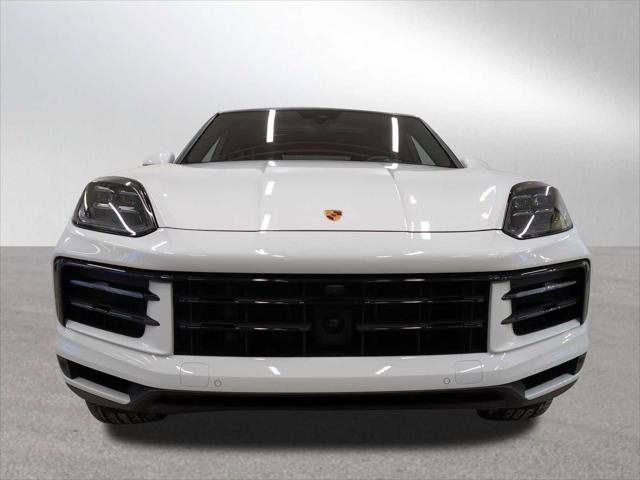 Used 2024 Porsche Cayenne Coupe image 8