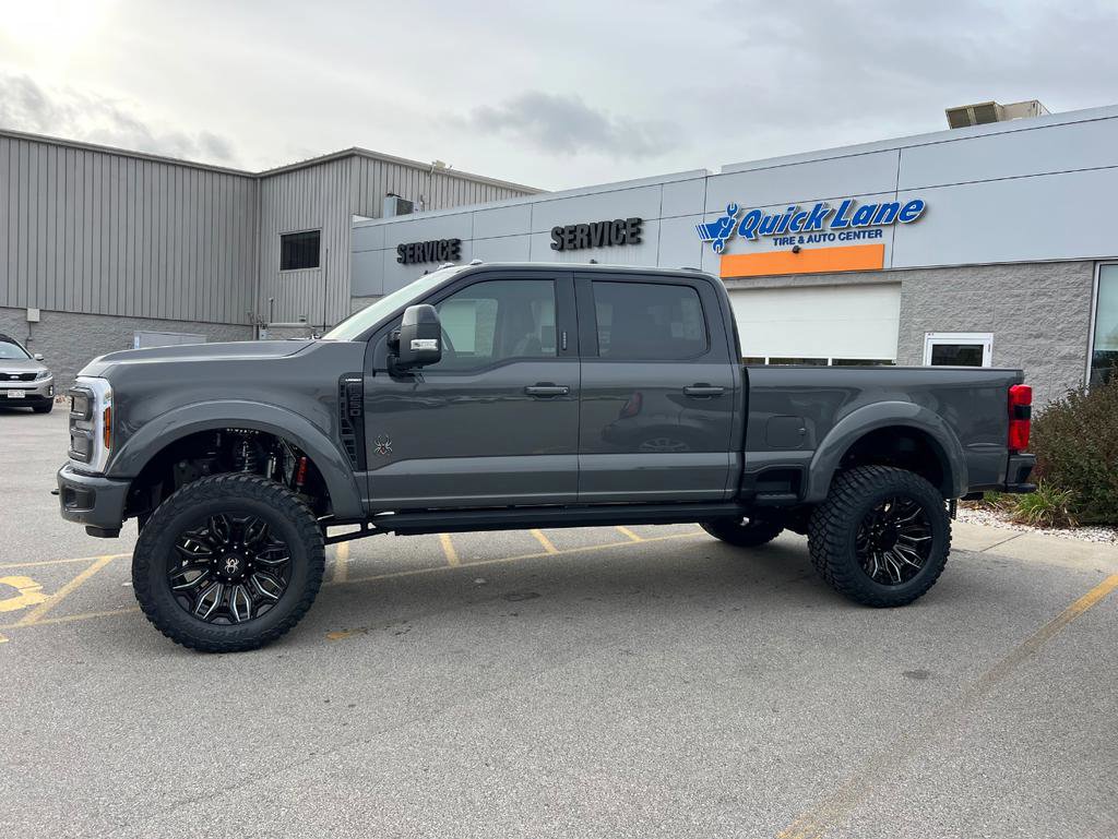 New 2026 Ford F250 Lariat w/ Black Appearance Package image 9