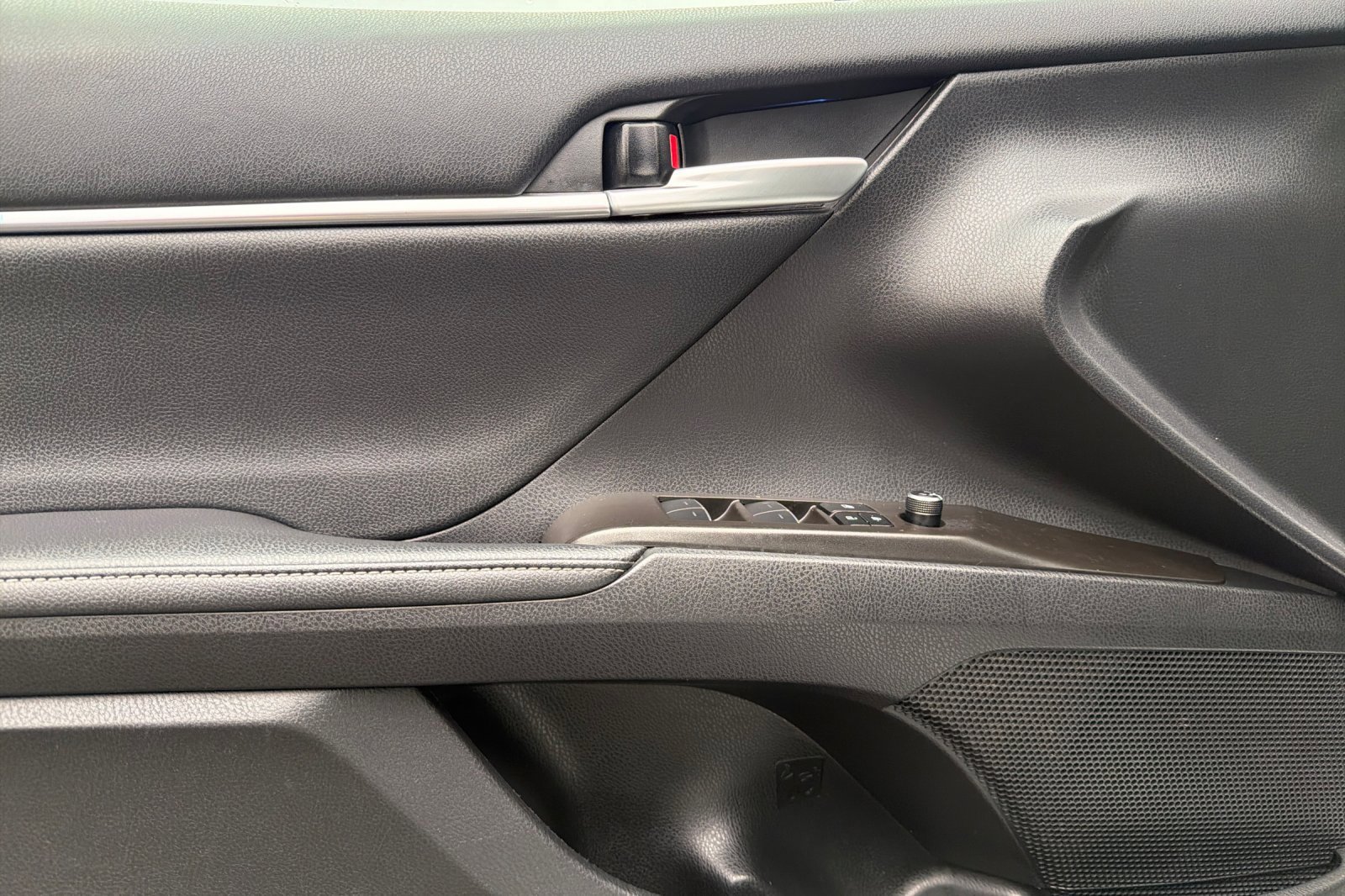 Used 2024 Toyota Camry XSE image 11