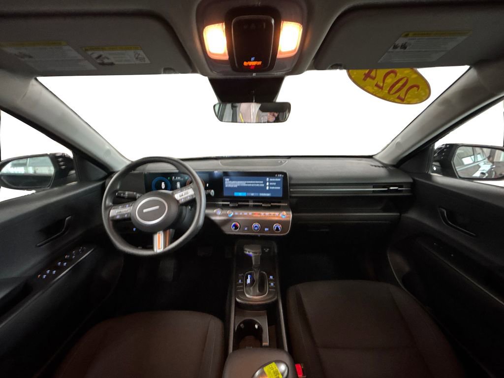 Used 2024 Hyundai Kona SE image 16