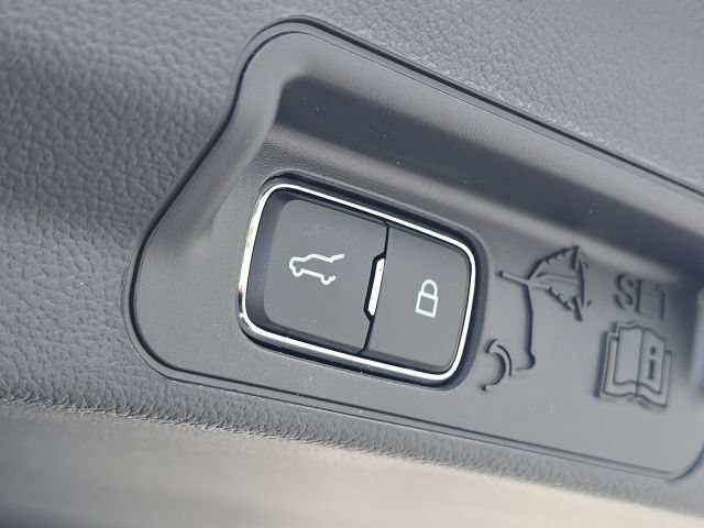 Used 2026 Ford Explorer ST-Line RWD image 13