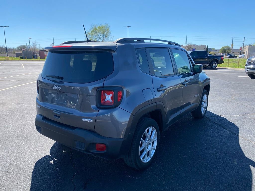 Used 2019 Jeep Renegade Latitude w/ Cold Weather Group image 9