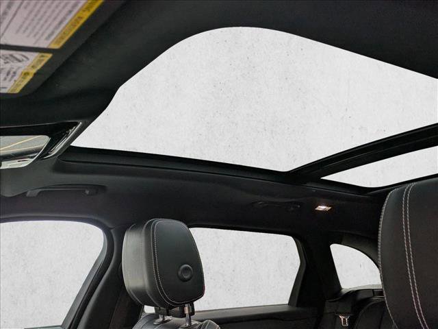 Used 2020 Land Rover Range Rover Velar S image 16