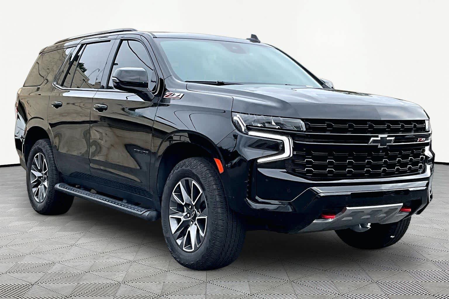 Used 2023 Chevrolet Tahoe Z71 w/ Luxury Package AWD/4WD image 5