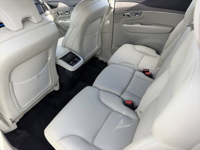 Used 2023 Volvo XC90 B6 Plus w/ Protection Package Premier AWD/4WD image 16