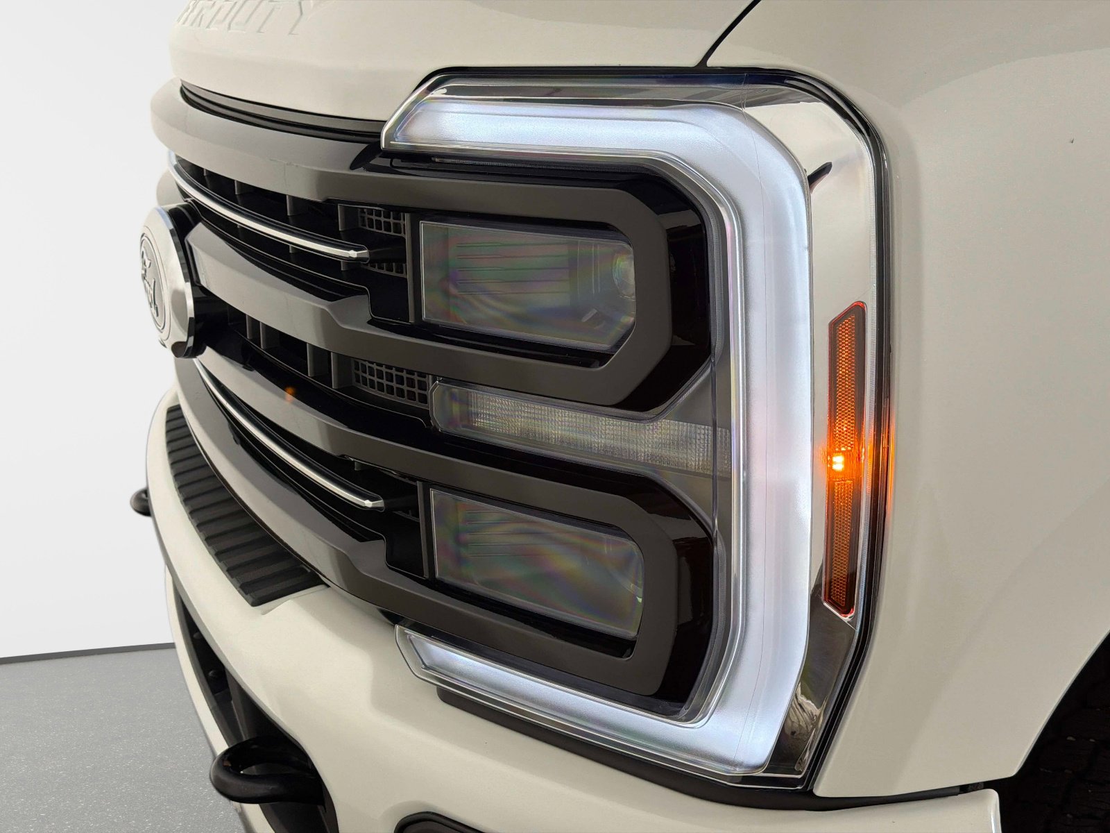 Used 2025 Ford F350 Platinum AWD/4WD image 10