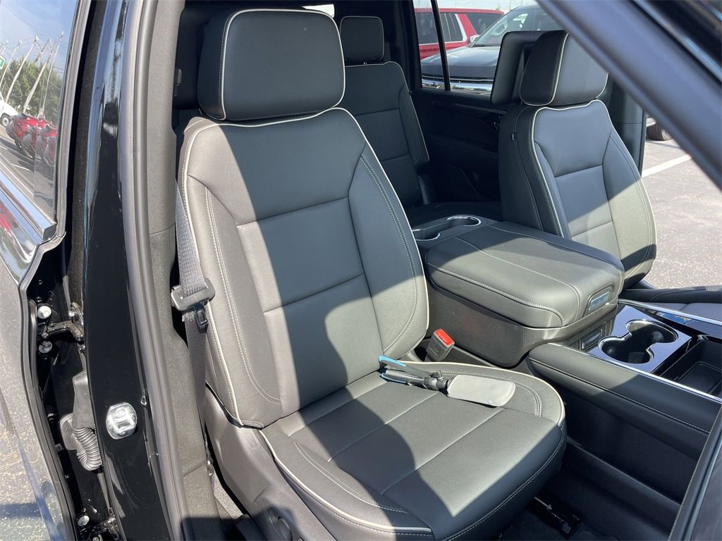 New 2025 Chevrolet Suburban Premier image 26