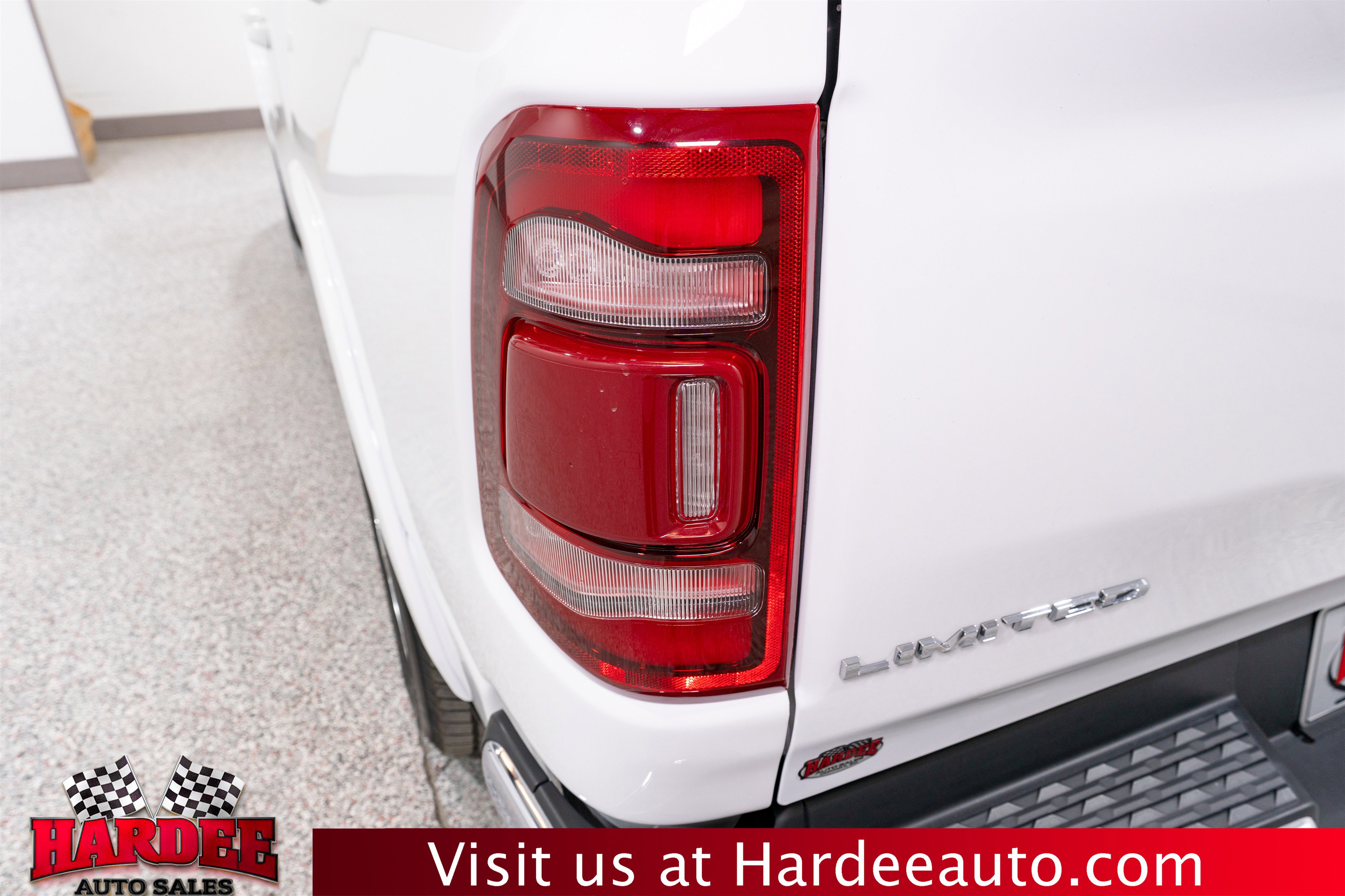 Used 2020 RAM 1500 Limited image 9