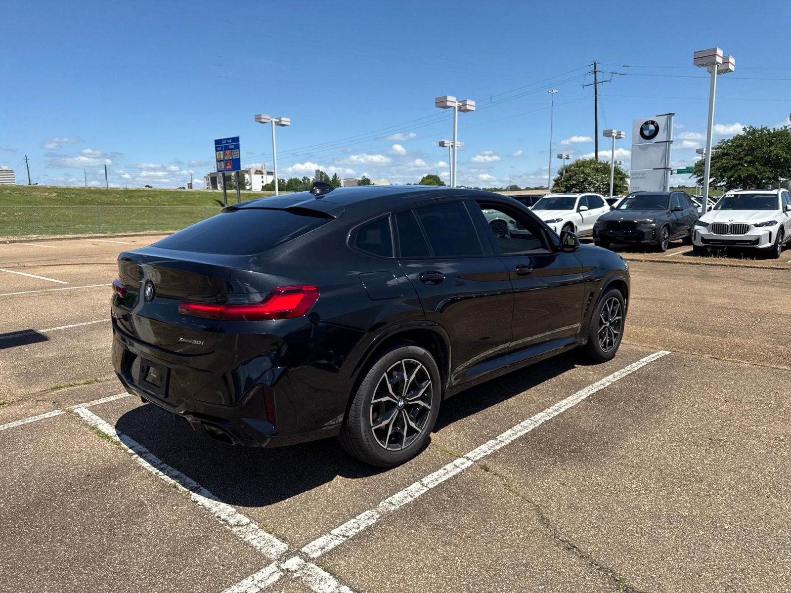 Certified 2023 BMW X4 xDrive30i w/ M Sport Package AWD/4WD image 5