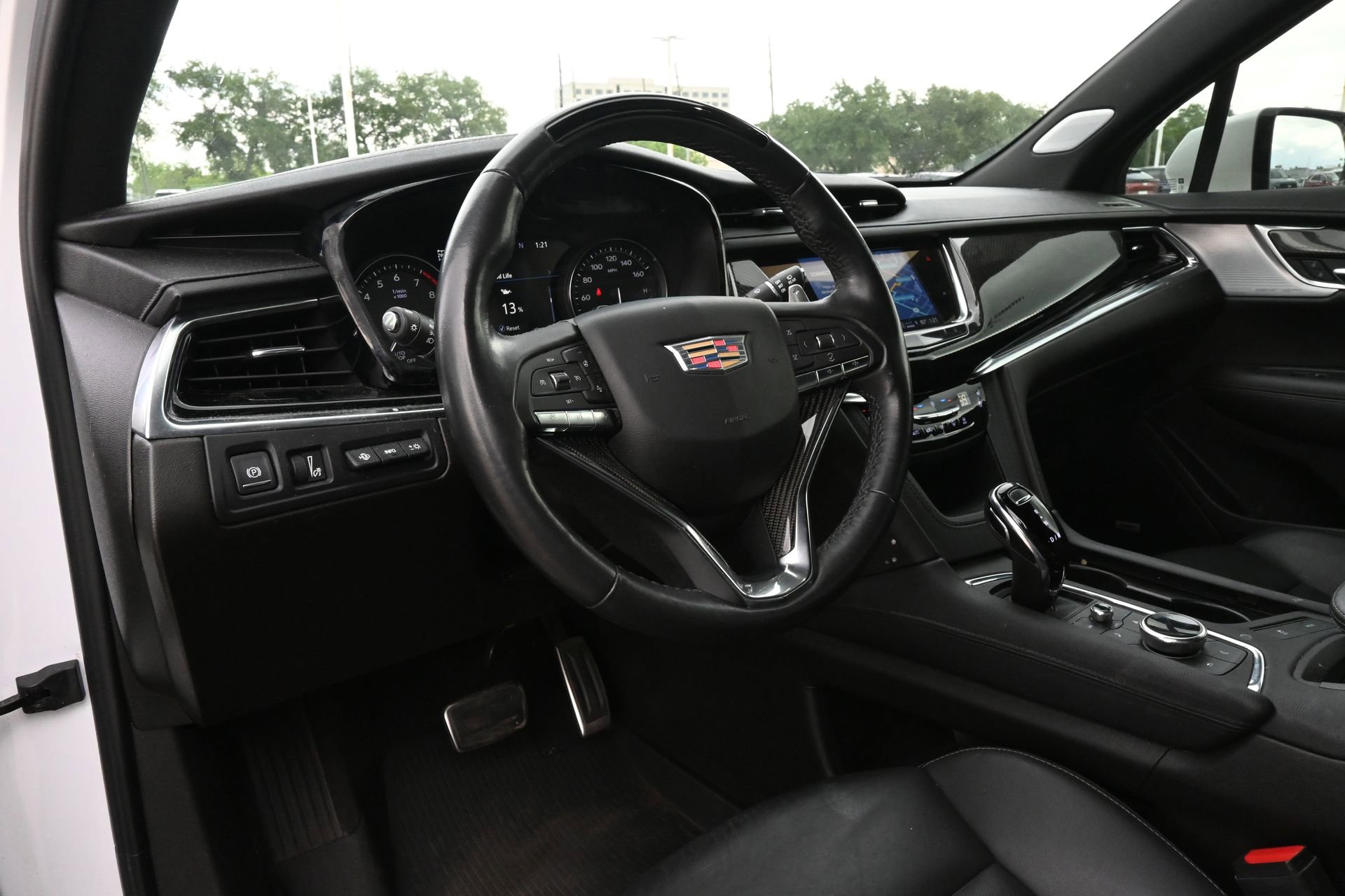 Used 2023 Cadillac XT6 Sport w/ Technology Package AWD/4WD image 16