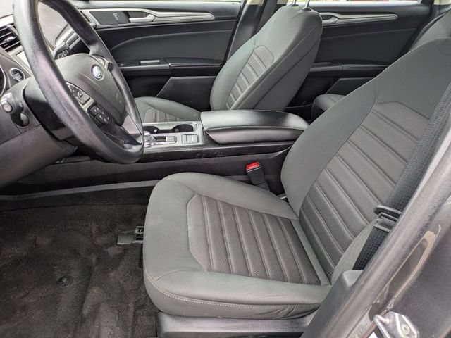 Used 2020 Ford Fusion SE FWD image 18