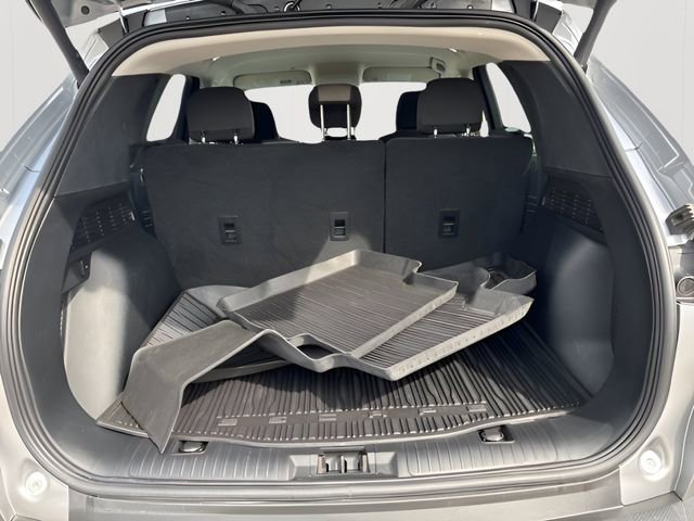 Used 2021 Ford Escape SE w/ SE Sport Appearance Package image 19