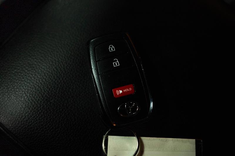 Used 2024 Toyota Tacoma TRD Off-Road image 20