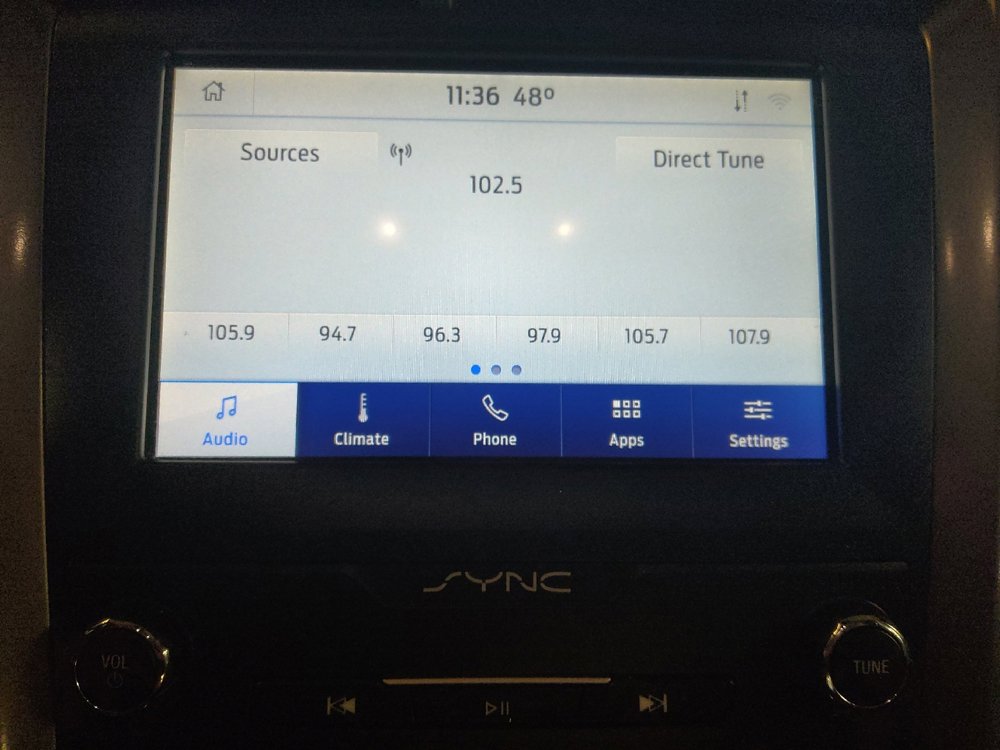 Used 2020 Ford Fusion SE FWD image 25