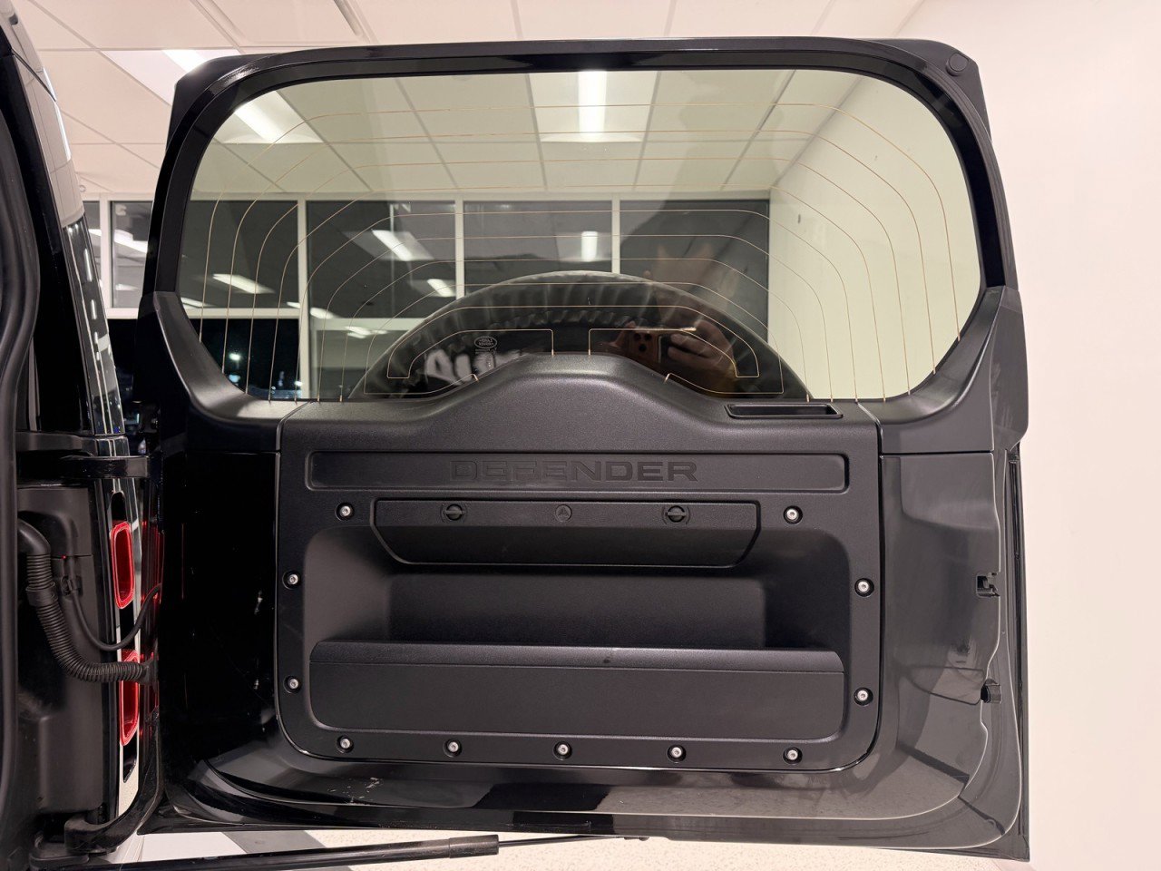 Used 2025 Land Rover Defender 110 S image 44