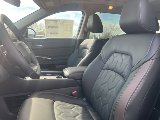 New 2026 Nissan Pathfinder Platinum AWD/4WD image 15