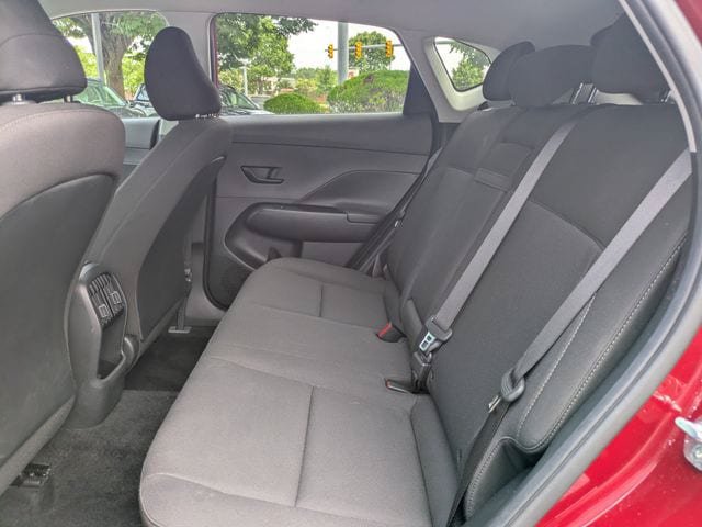 Used 2024 Hyundai Kona SEL AWD/4WD image 14