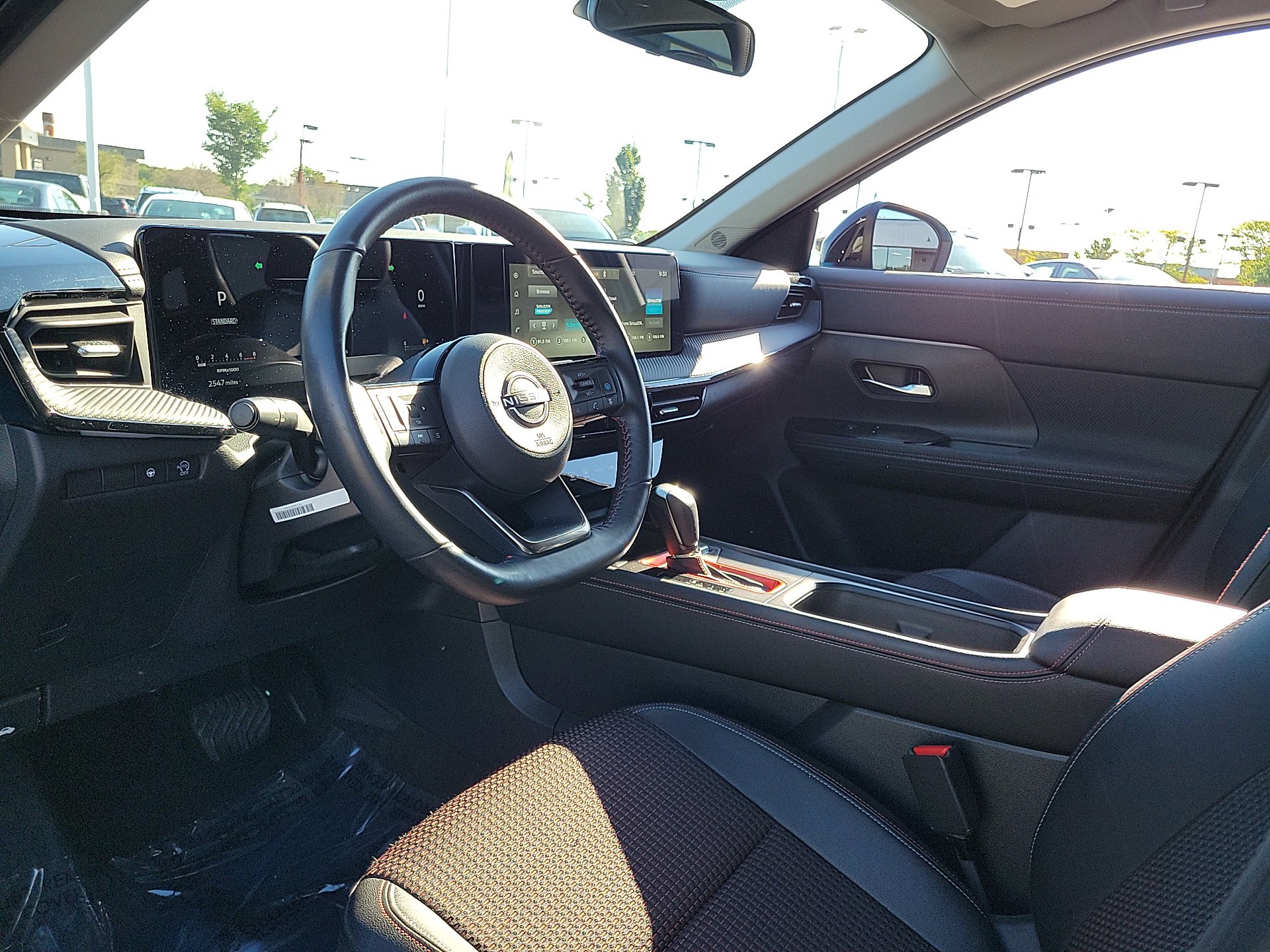 Certified 2025 Nissan Kicks SR image 16