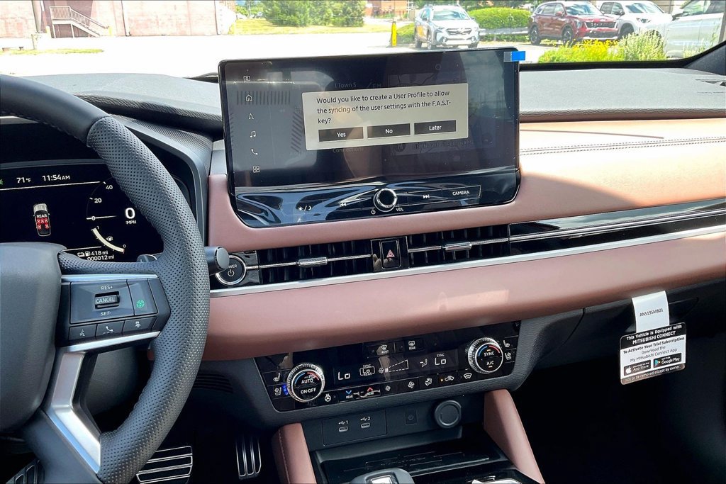New 2026 Mitsubishi Outlander SEL AWD/4WD image 7
