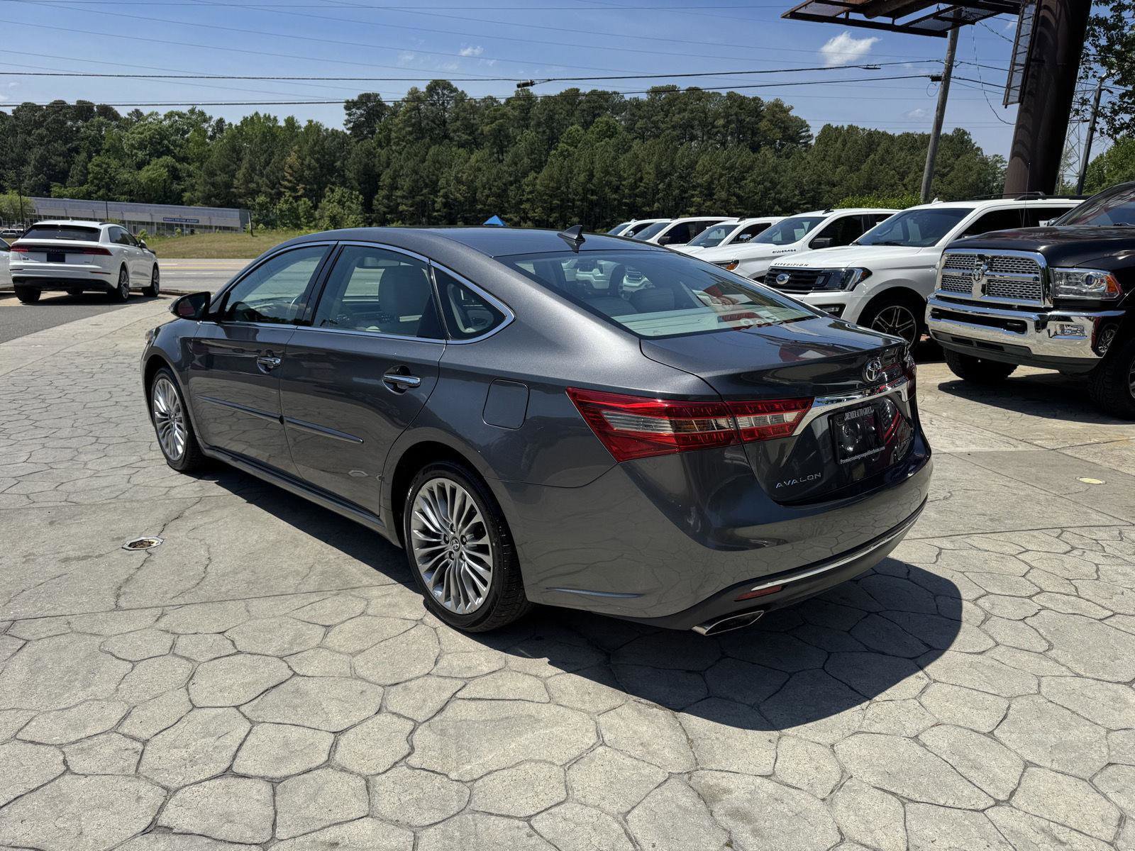 Used 2018 Toyota Avalon Limited w/ Protection Package FWD image 11