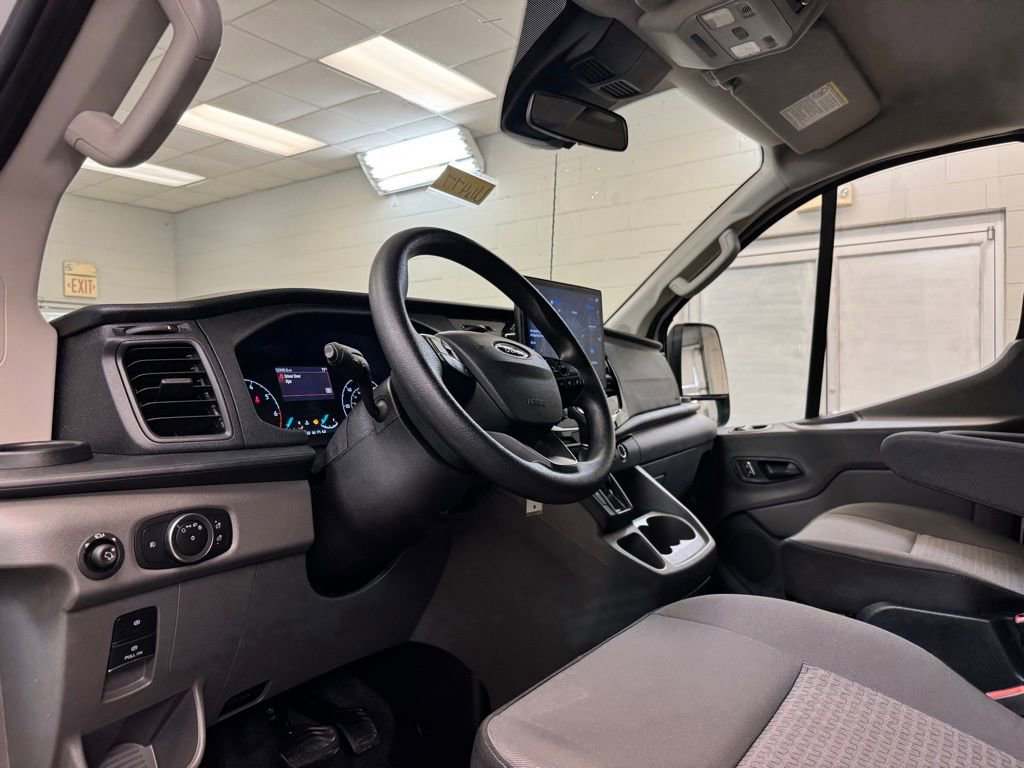 Used 2023 Ford Transit 350 XLT image 19