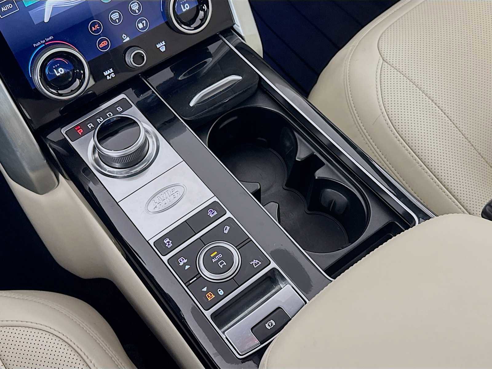 Used 2022 Land Rover Range Rover P525 Westminster Edition image 18