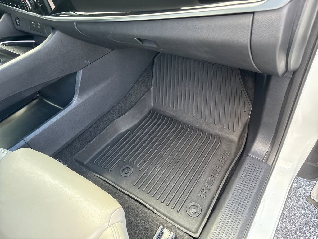 Certified 2024 Nissan Rogue SL w/ SL Premium Package FWD image 39