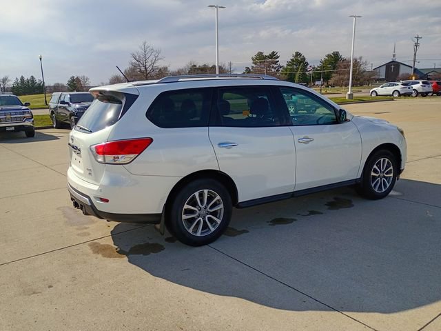 Used 2014 Nissan Pathfinder SV w/ Trailer Tow Package image 7