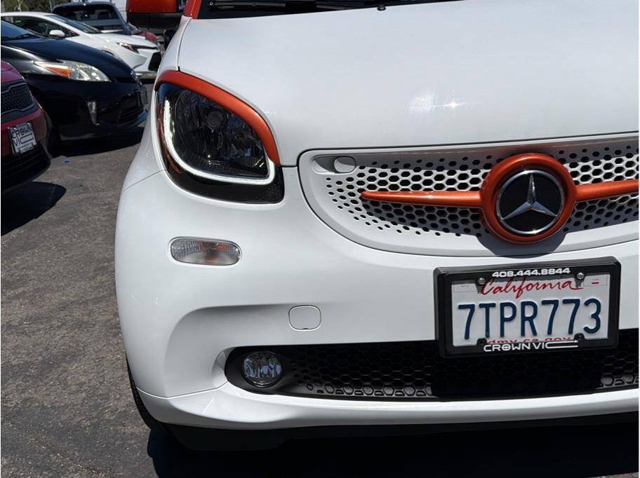 Used 2016 smart fortwo Proxy RWD image 23