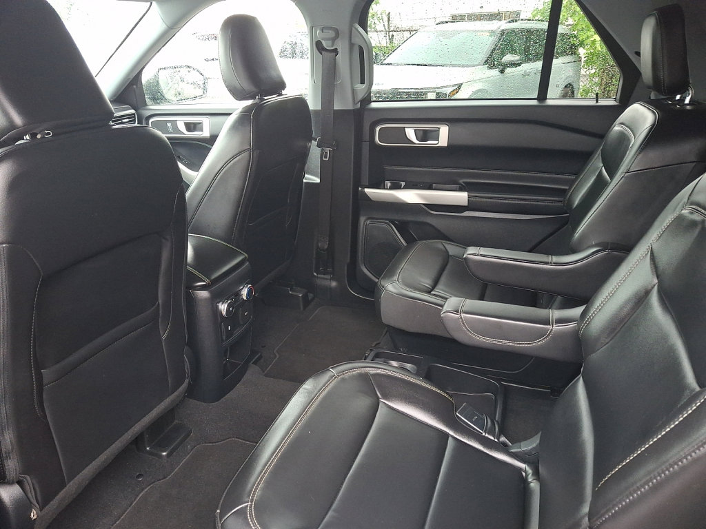 Used 2021 Ford Explorer XLT w/ Equipment Group 202A AWD/4WD image 24