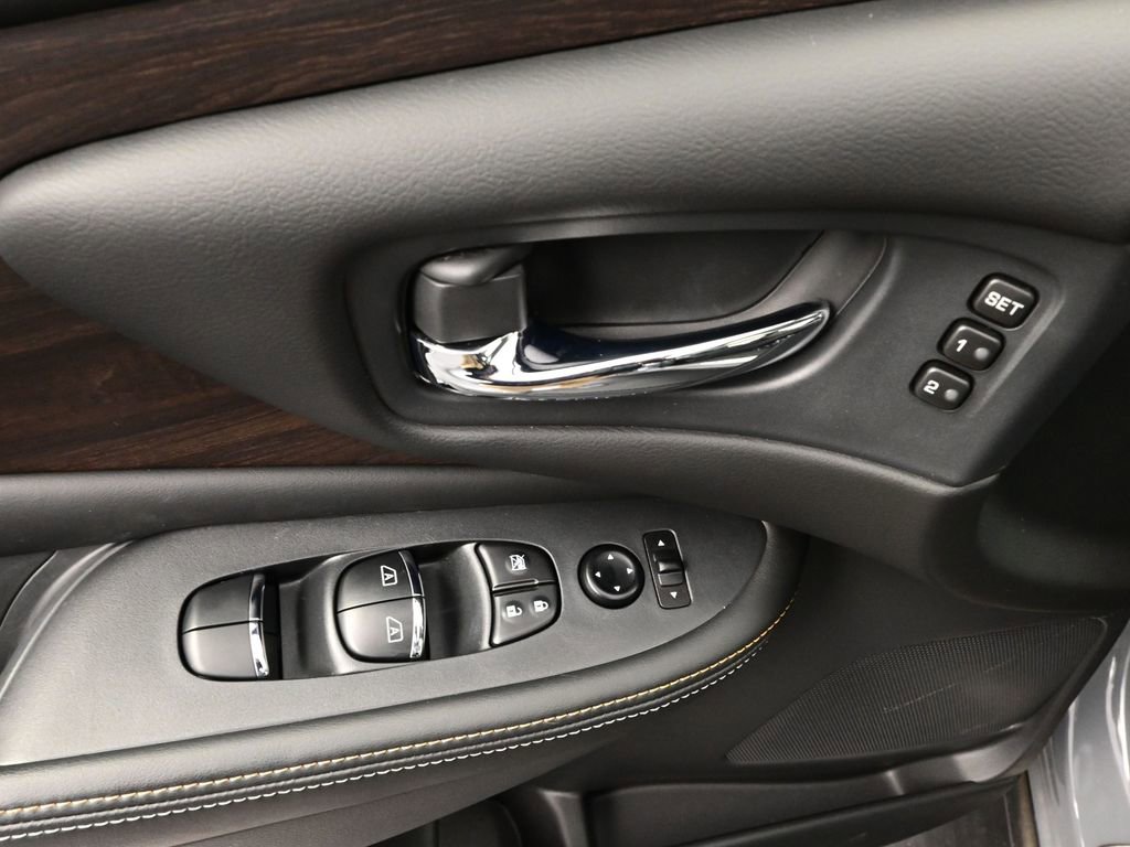 Used 2024 Nissan Murano Platinum w/ Cargo Package image 16